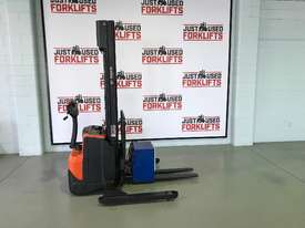  BTE SWE120S SN6114330 WALKIE STACKER PEDESTRIAN FORKLIFT  - picture2' - Click to enlarge