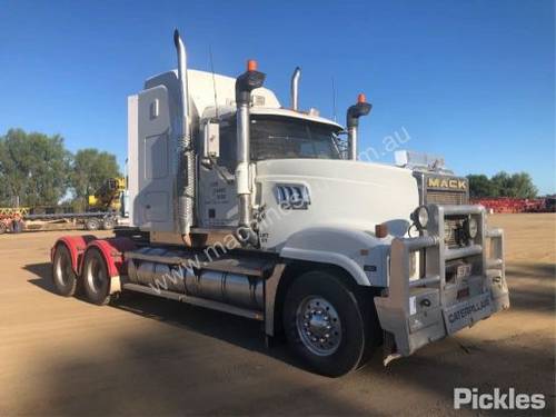 2005 Mack Superliner