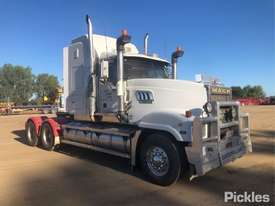 2005 Mack Superliner - picture0' - Click to enlarge