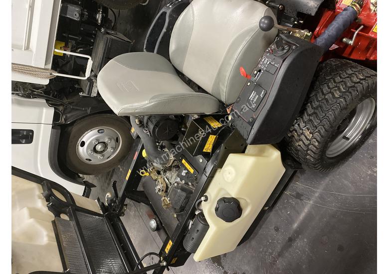 Used 2018 toro 2018 Toro Direct Collect Z 8000 series Rideon Mower