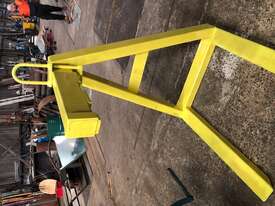 Crane Pallet Lifter/ Hook - picture1' - Click to enlarge