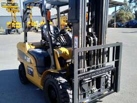 Used 3.5T Cat Diesel Forklift DP35NT-C - picture2' - Click to enlarge