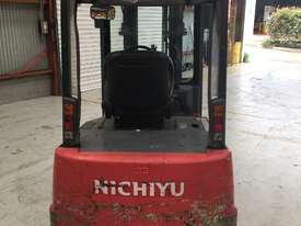 2.5T Battery Electric 4 Wheel Forklift - picture2' - Click to enlarge