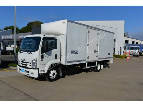 2016 ISUZU FRR 500 - Pantech trucks - Tail Lift