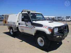 Toyota Landcruiser 76/78/79 Series - picture0' - Click to enlarge