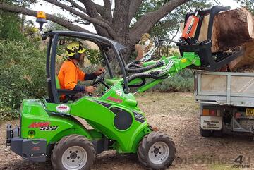Avant 523 Articulated Mini Loader w Telescopic Boom & Log Grab