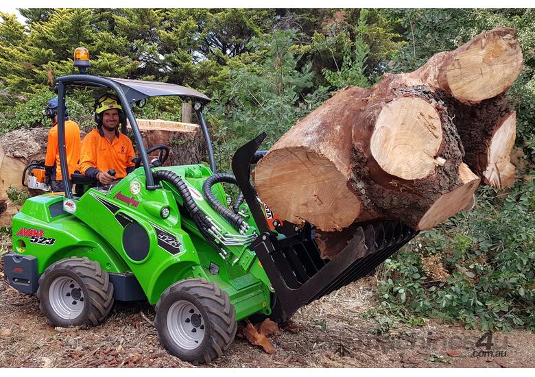 Avant 523 Articulated Mini Loader w Telescopic Boom & Log Grab