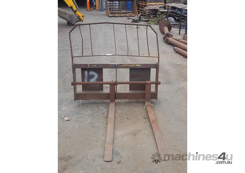 Used digga Used Skid Steer Pallet Forks In used condition 6 month