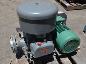 ShinMaywa ARS100 100mm roots type vacuum blower pump 8.27m3/min 11kW 3 phase - picture0' - Click to enlarge