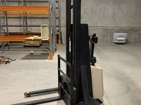 Walkie Stacker Forklift - picture0' - Click to enlarge