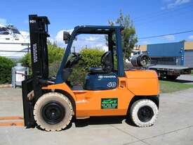 ** RENT NOW **    TOYOTA 02-7FG40 DELUXE LPG FORKLIFT - Hire - picture0' - Click to enlarge