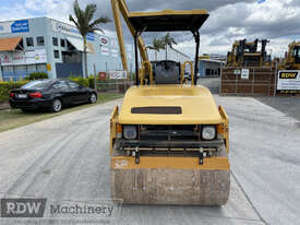 Caterpillar CB-335E Combination Roller - picture1' - Click to enlarge