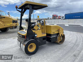 Caterpillar CB-335E Combination Roller - picture2' - Click to enlarge