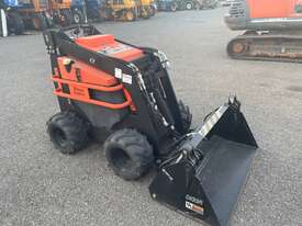 Used Viking Tradesman Skidsteer   - picture0' - Click to enlarge