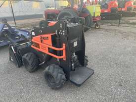Used Viking Tradesman Skidsteer   - picture2' - Click to enlarge