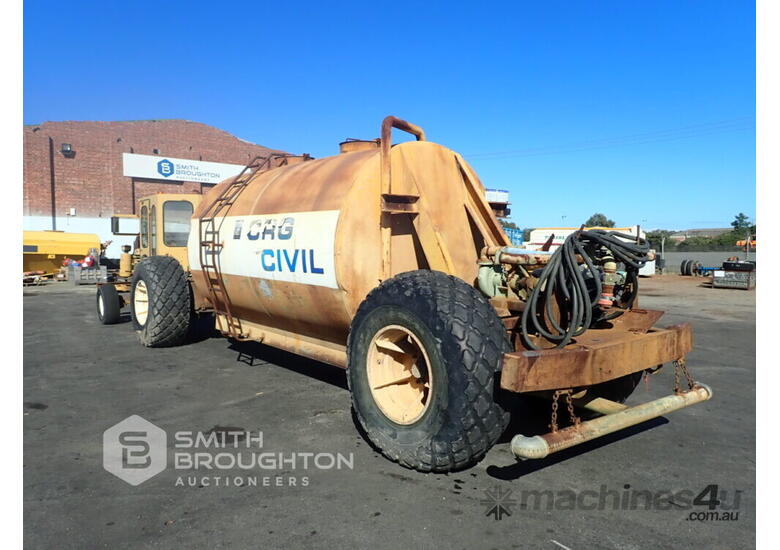 Buy Used CHAMBERLAIN DINOSAUR WATER CART Water Cart in , Listed on