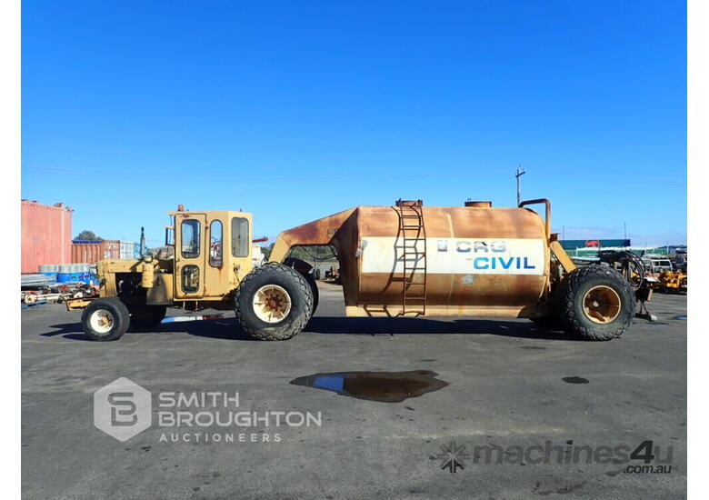 Buy Used CHAMBERLAIN DINOSAUR WATER CART Water Cart in , Listed on