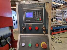 Metal Master PB-110 Hydraulic Press Brake - picture2' - Click to enlarge