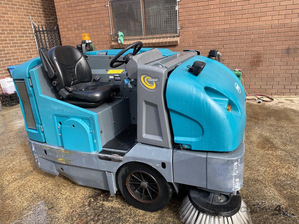 New tennant S30 Ride On Sweeper in Glenroy, VIC