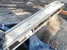 Heavy Duty Vibratory Soil Gravel Screener & belt conveyor - picture1' - Click to enlarge