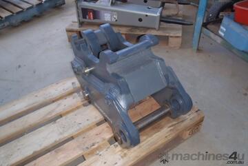 Quickhitch Quick Hitch Dromone Suit 10-12 /Tonner