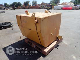 1 X CATERPILLAR 777 FUEL TANK - picture0' - Click to enlarge