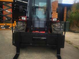 MANITOU M30-4 FORKLIFT - picture2' - Click to enlarge