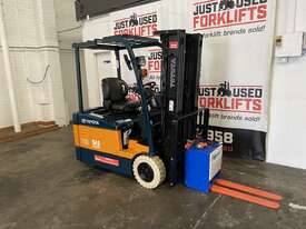 7FBE18 59824 AVAILABLE NOWAT JUST USED FORKLIFTS 4300 MM 3 STAGE CONTAINER MAST  - picture0' - Click to enlarge