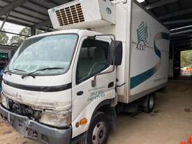 2004 Hino Dutro FVM - picture0' - Click to enlarge