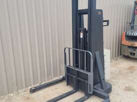 Crown Electric Walkie Stacker with 3.3m lift height - picture2' - Click to enlarge
