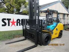 Komatsu 5 ton Fork Positioner, LPG Used Forklift #1713 - picture0' - Click to enlarge