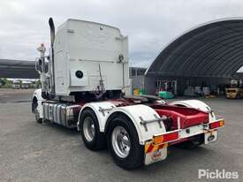 2013 Mack Trident - picture2' - Click to enlarge