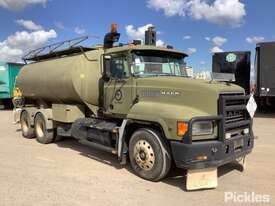 2000 Mack CH Fleetliner - picture0' - Click to enlarge