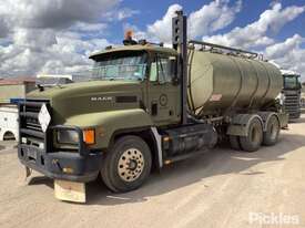 2000 Mack CH Fleetliner - picture0' - Click to enlarge