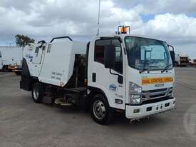 Isuzu NPR - picture0' - Click to enlarge