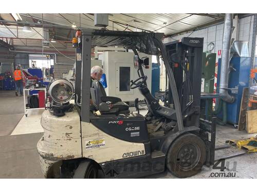 Crown 2.5t LPG Forklift