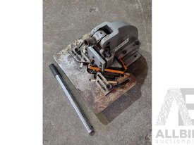 Sheet Metal Hand Notcher - 4 Ton - picture2' - Click to enlarge