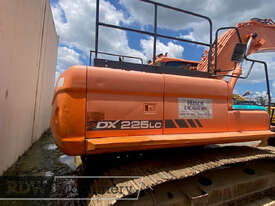 Doosan DX225LC Excavator  - picture2' - Click to enlarge