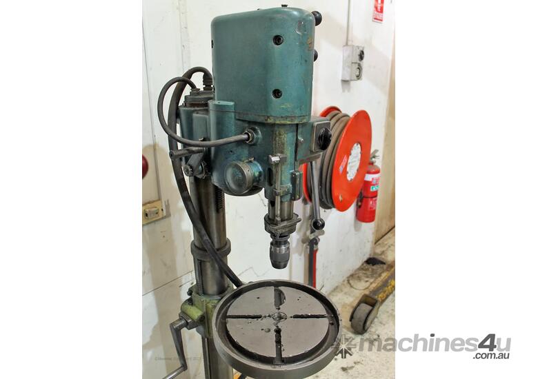 caption Arboga E825 Geared Head Pedestal Drilling Machine
