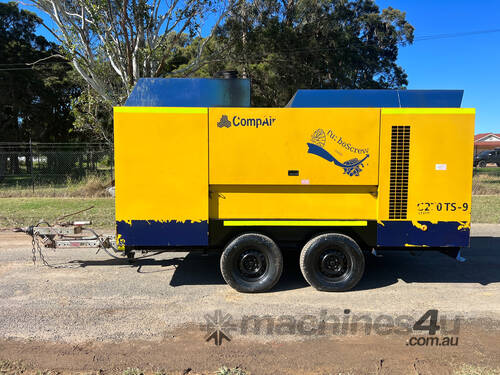 caption COMPAIR C270TS-9 Diesel Compressor