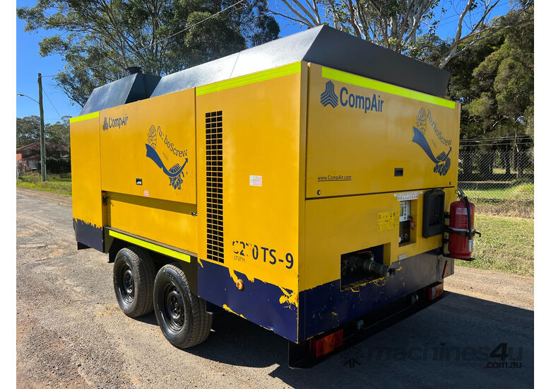 caption COMPAIR C270TS-9 Diesel Compressor
