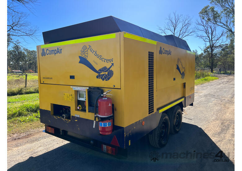 caption COMPAIR C270TS-9 Diesel Compressor