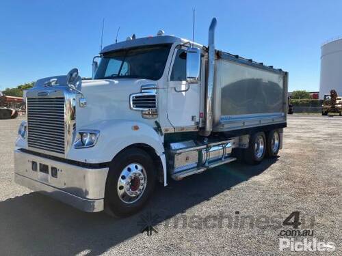 2015 Freightliner Coronado 114 Tipper