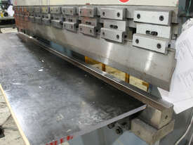 Steelmaster 2.5m x 17 Tonne Hydraulic Press Brake Folder - picture0' - Click to enlarge