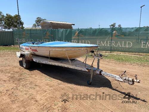 FIBREGLASS SKI BOAT