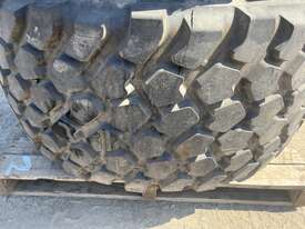 2 x Michelin 24 R 21 Tyres - picture2' - Click to enlarge