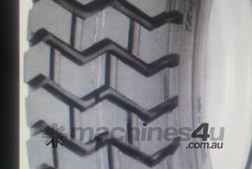 MURPHY'S TYRES - - Skid steer tyres 12x16.5 Life master pattern