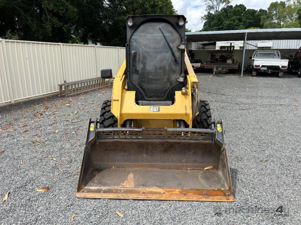 Used 2014 Caterpillar 2014 CAT 242D SKID STEER LOADER PACKAGE Skid