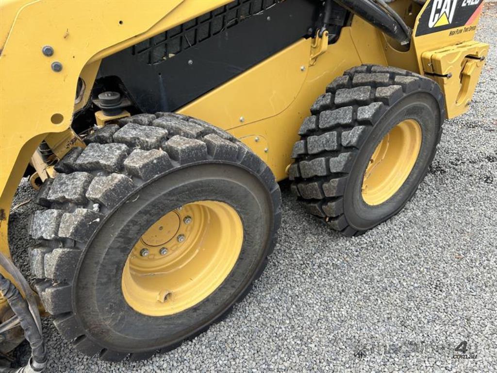 Used 2014 Caterpillar 2014 CAT 242D SKID STEER LOADER PACKAGE Skid