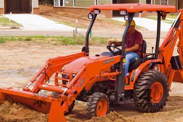TRACPOWER - Kubota B26B Tractor TRACPOWER - Kubota B26B Tractor